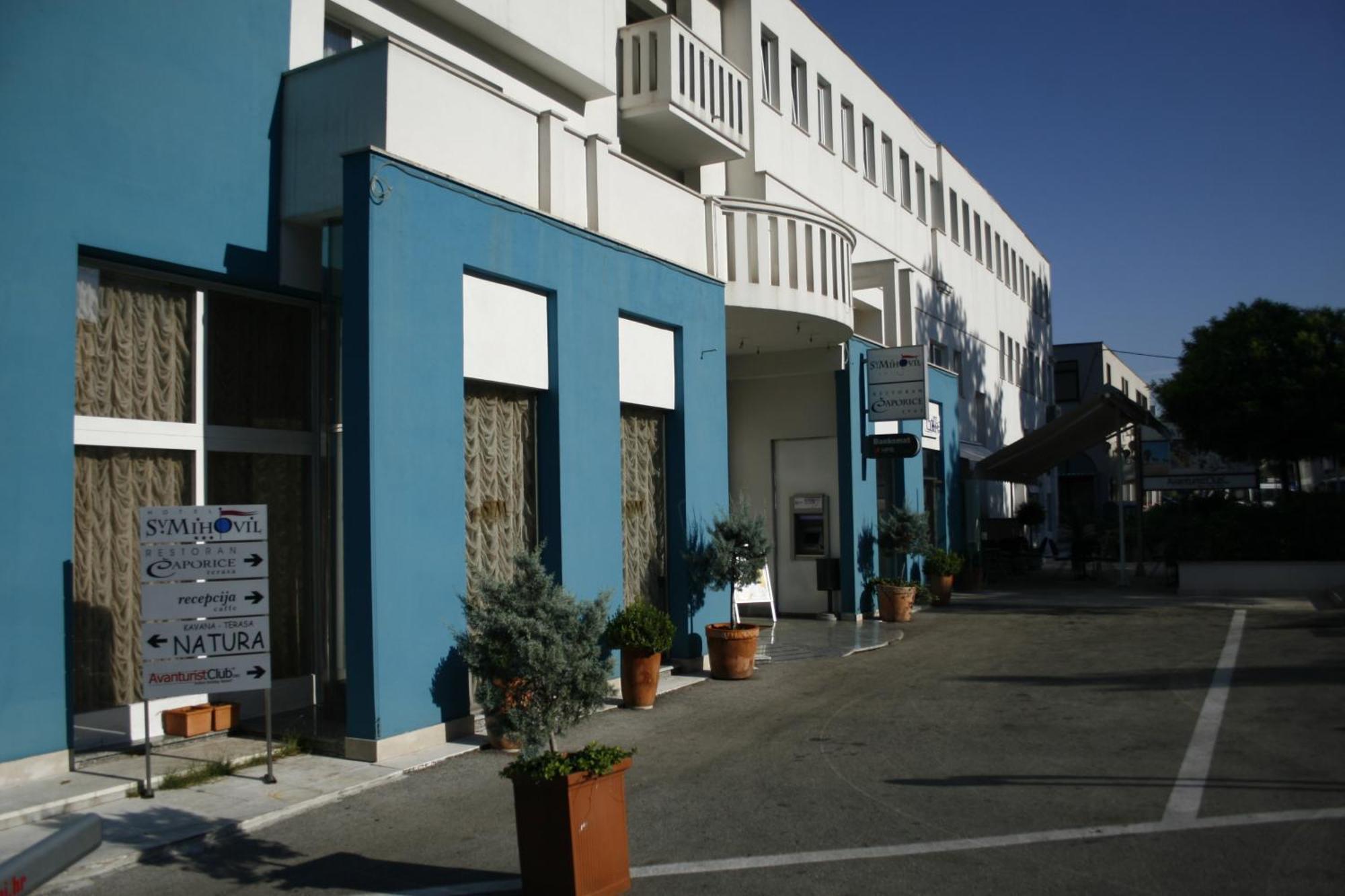 Hotel Sv. Mihovil Trilj Екстериор снимка