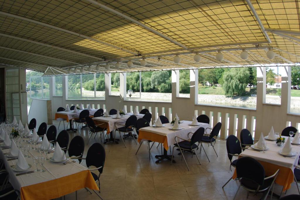 Hotel Sv. Mihovil Trilj Стая снимка