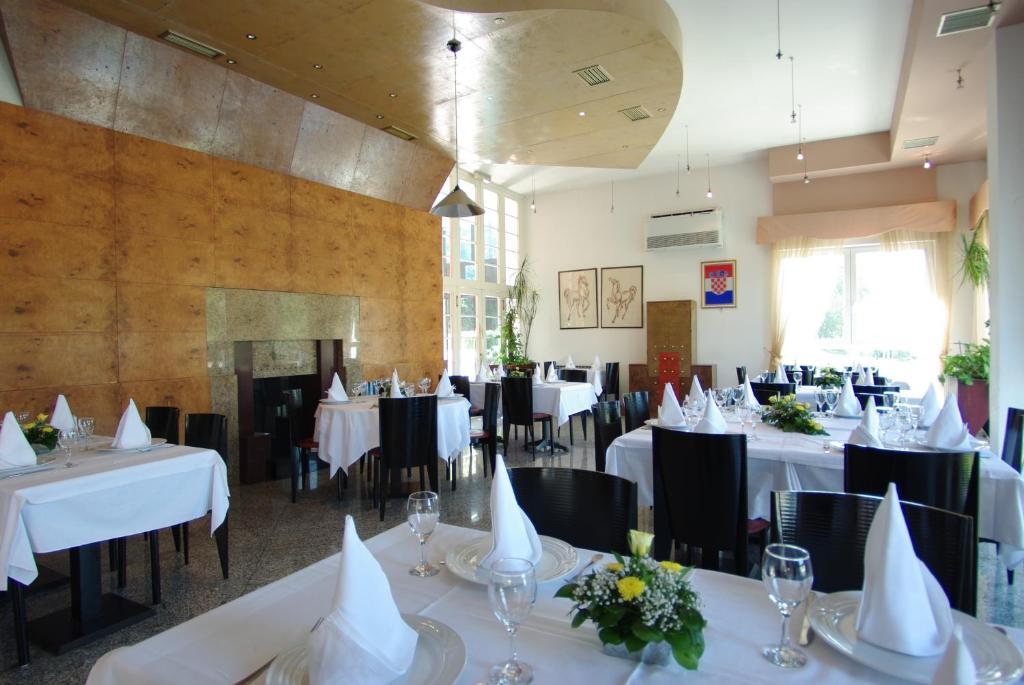 Hotel Sv. Mihovil Trilj Стая снимка